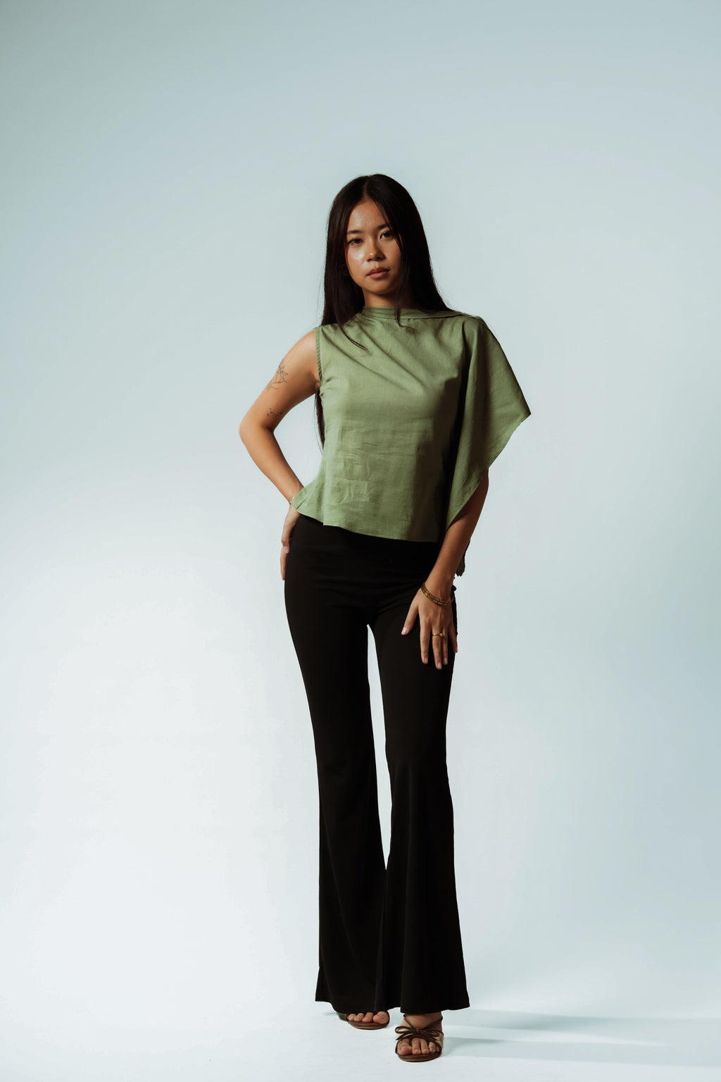 Willow One Side Sleve Flare Top