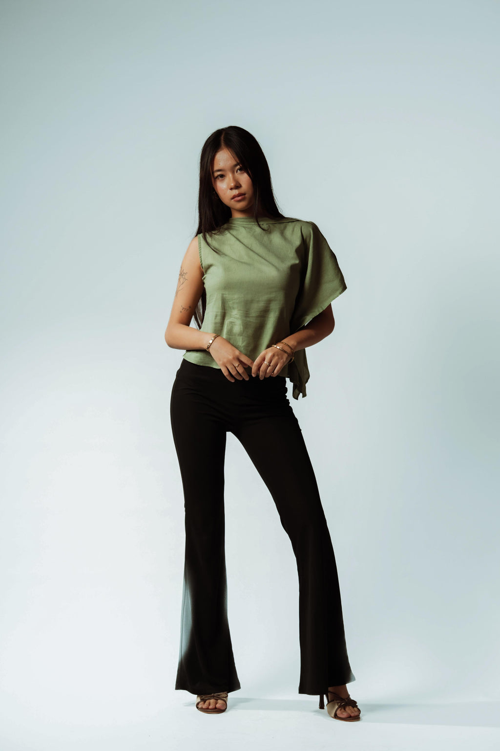 Willow One Side Sleve Flare Top