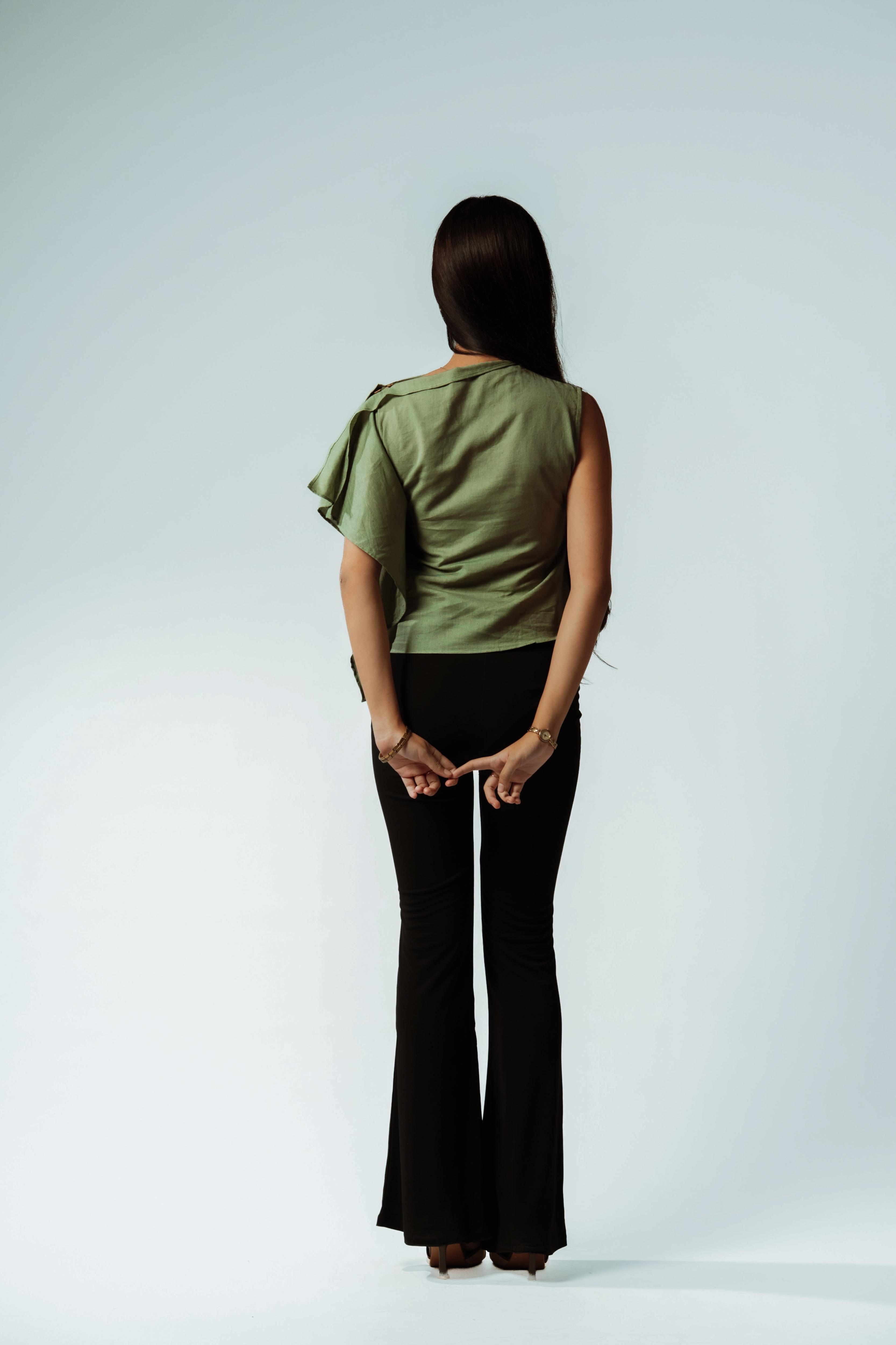 Willow One Side Sleve Flare Top